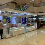 商场化妆品柜台定制:为商场量身定制的化妆品柜台,展示品牌魅力,吸引更多目光！