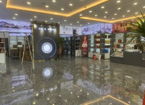 烟酒展柜制作厂家:专业制作烟酒展柜的厂家,提供最优质的展柜制作服务！