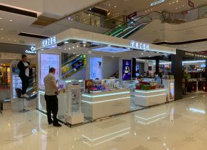 商场化妆品柜台定制:为商场量身定制的化妆品柜台,展示品牌魅力,吸引更多目光！