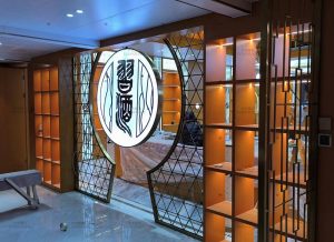 习酒白酒高档专卖店烤漆不锈钢展柜制作案例