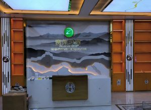 白酒专卖店如何定制展示柜？「烤漆柜定制」的经验分享