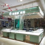 如何通过个性化展柜设计提升专卖店的顾客吸引力？五大实用技巧