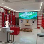 烟酒展示柜与店铺装修如何完美搭配