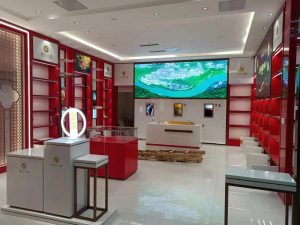 烟酒展示柜与店铺装修如何完美搭配