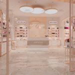 化妆品店展柜定制：打造独一无二的品牌展示空间